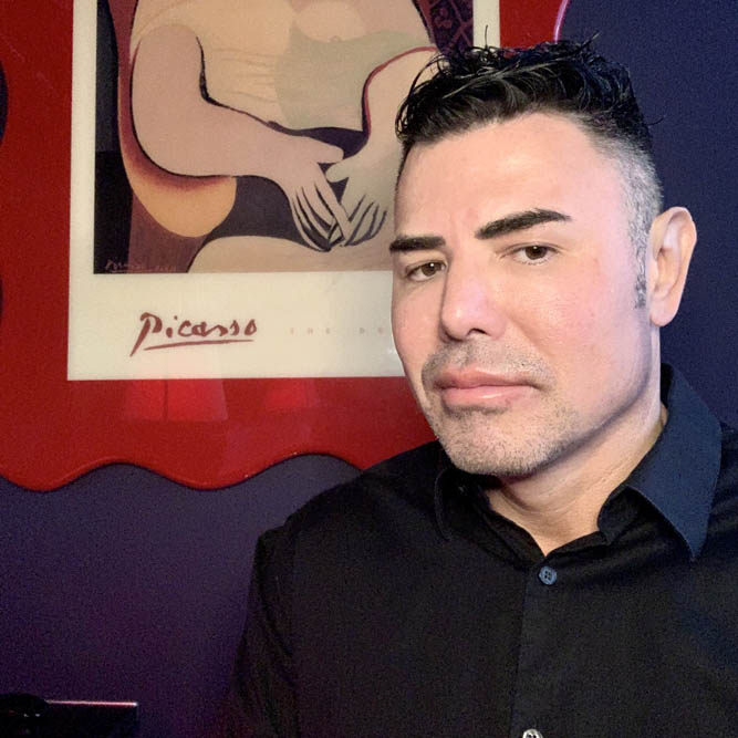 Dr Michael Escobedo